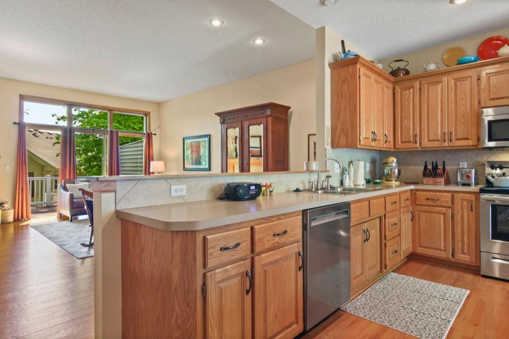 9240 Blackoaks Lane N