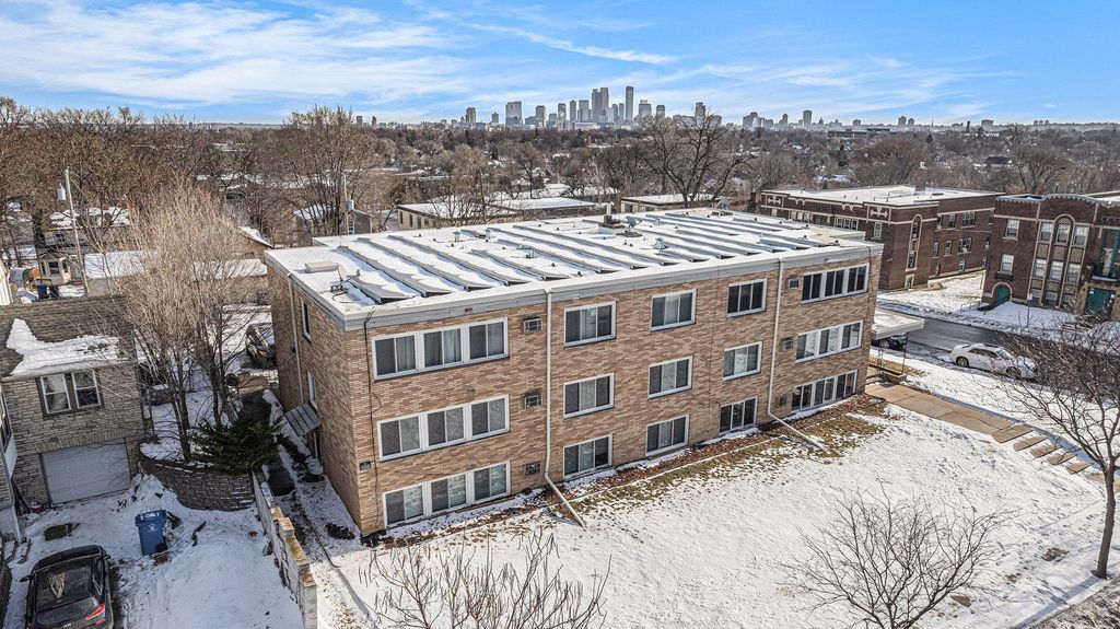 Photo of 1900 Vincent Avenue N, Minneapolis, MN 55411 (MLS # 6813799)