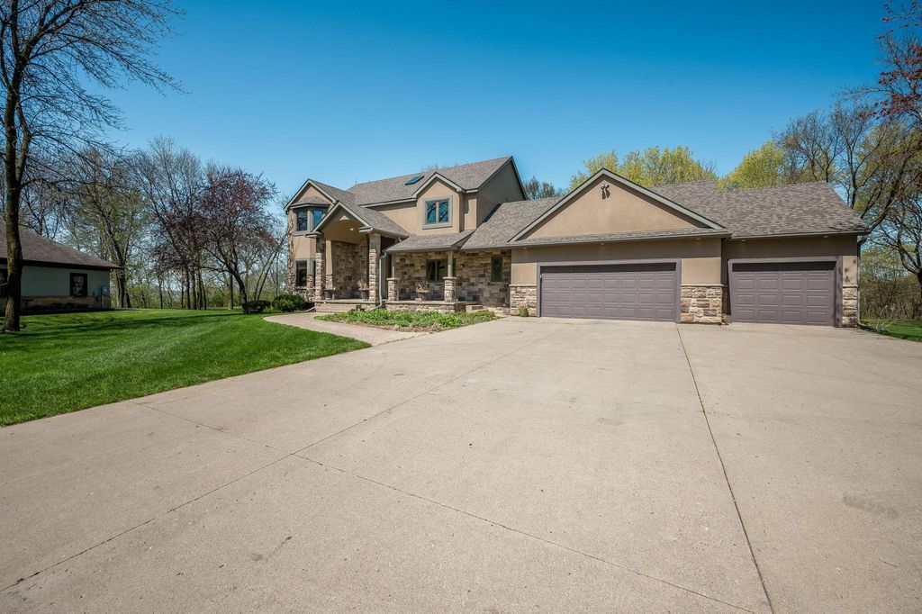 Photo of 180 JoRay Drive, Mankato, MN 56001 (MLS # 7061519)