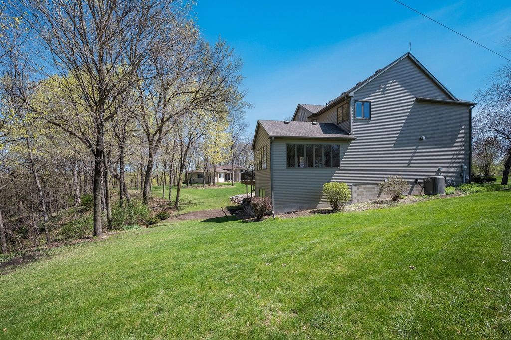 Photo of 180 JoRay Drive, Mankato, MN 56001 (MLS # 7061519)