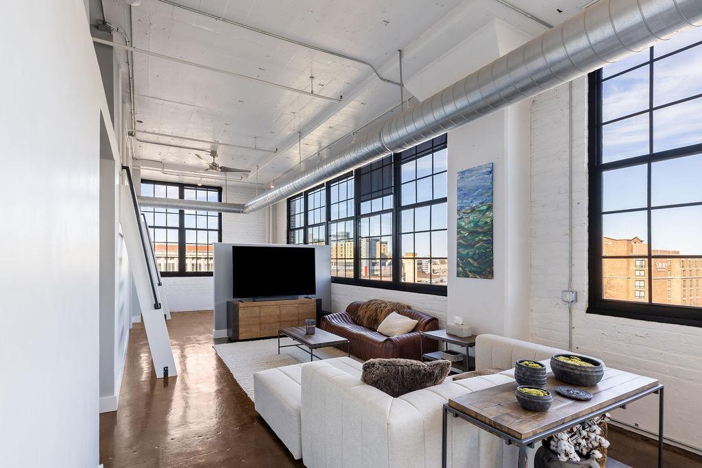 500 Robert Street N 519