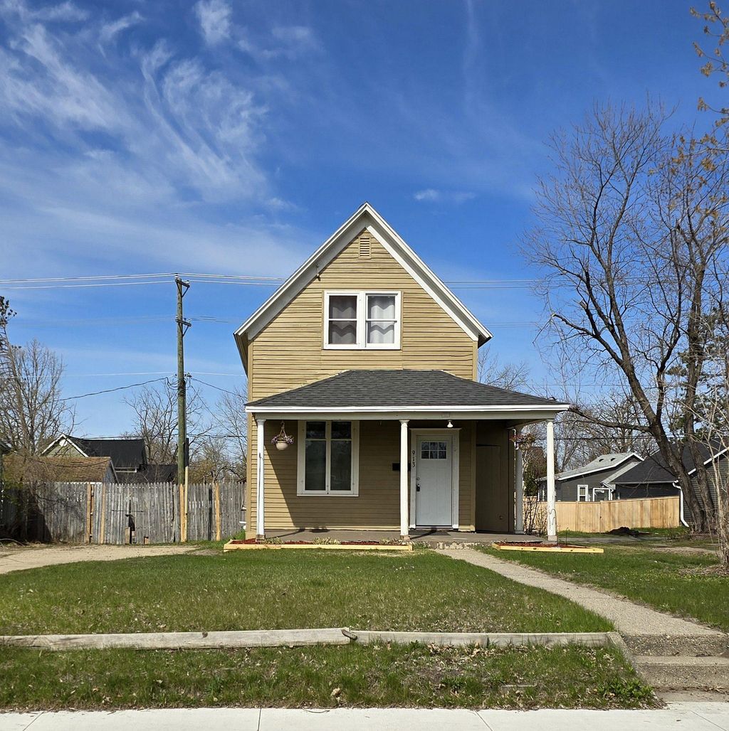 Photo of 913 Mississippi Avenue NW, Bemidji, MN 56601 (MLS # 7070800)