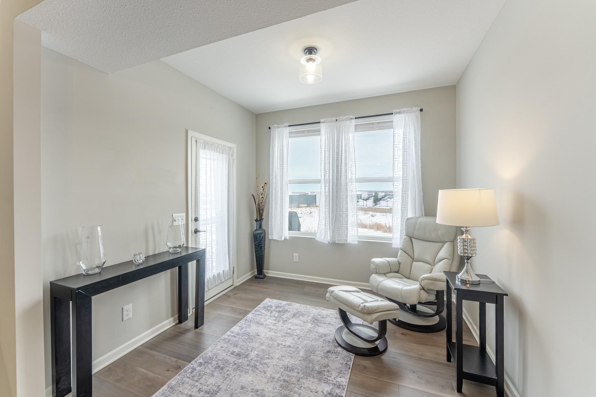 173 Junco Road N