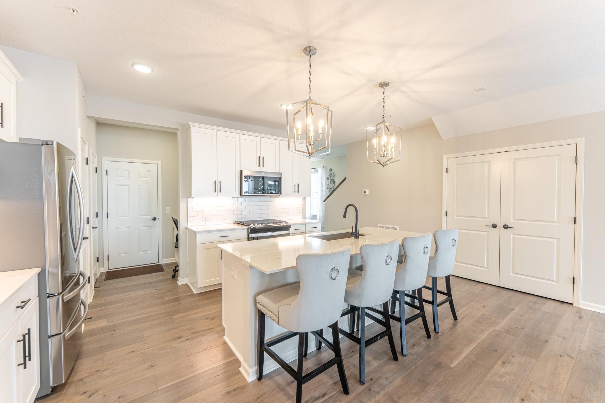 173 Junco Road N