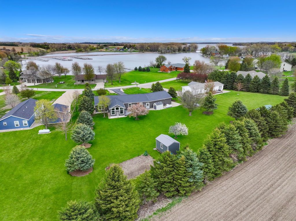 Photo of 25 Lake Shetek Drive, Slayton, MN 56172 (MLS # 7079620)