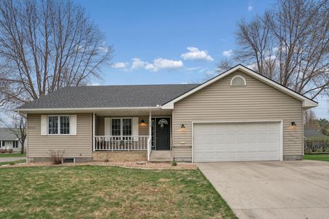 Photo of 714 E Crescent Lane, Litchfield, MN 55355 (MLS # 7058192)