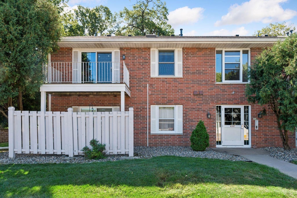 Photo of 6347 Alderwood Circle #B, Woodbury, MN 55125 (MLS # 7143321)