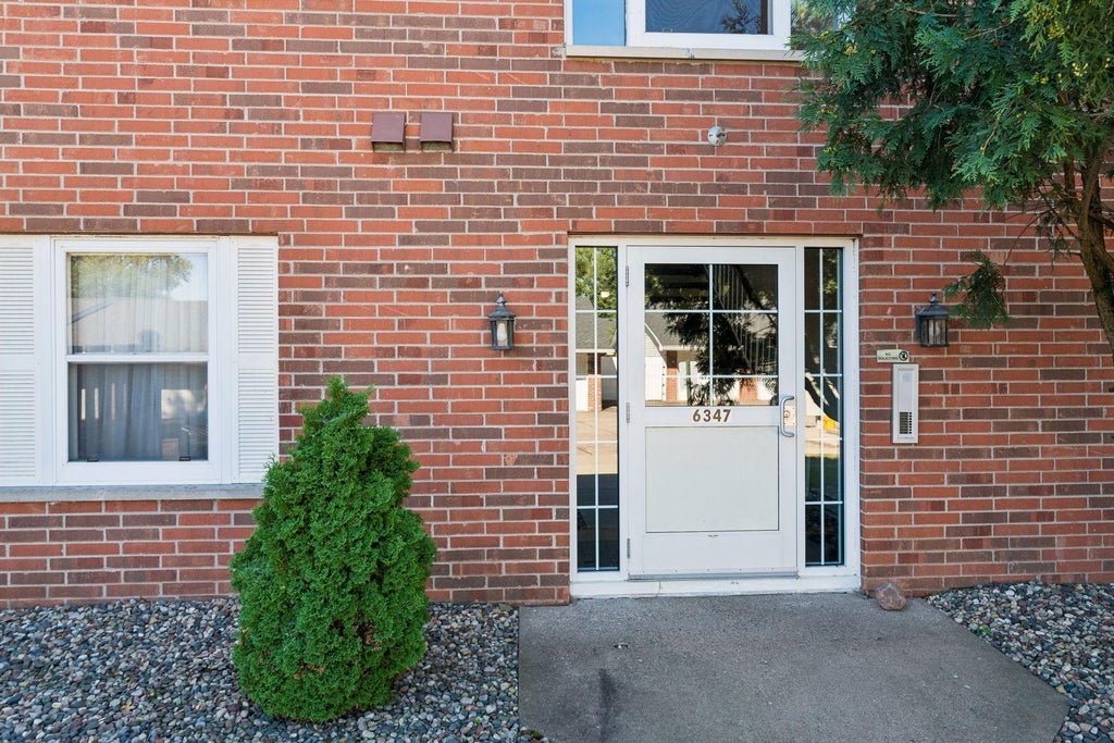 Photo of 6347 Alderwood Circle #B, Woodbury, MN 55125 (MLS # 7143321)