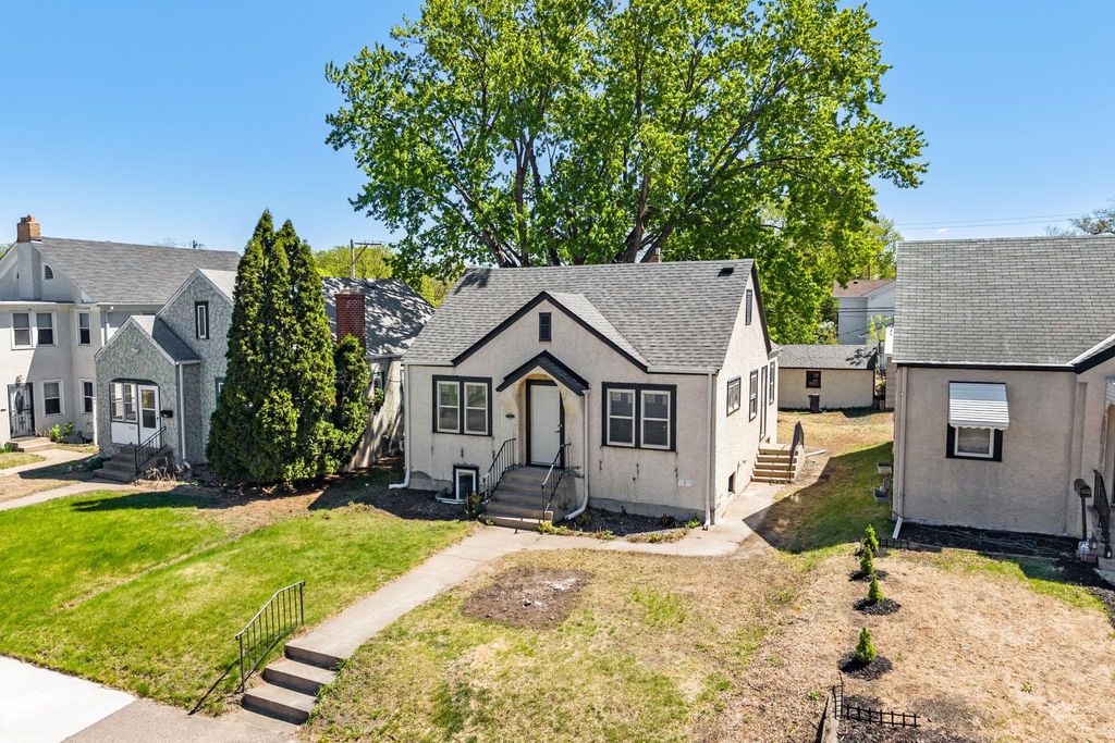 Photo of 4424 Russell Avenue N, Minneapolis, MN 55412 (MLS # 7073969)