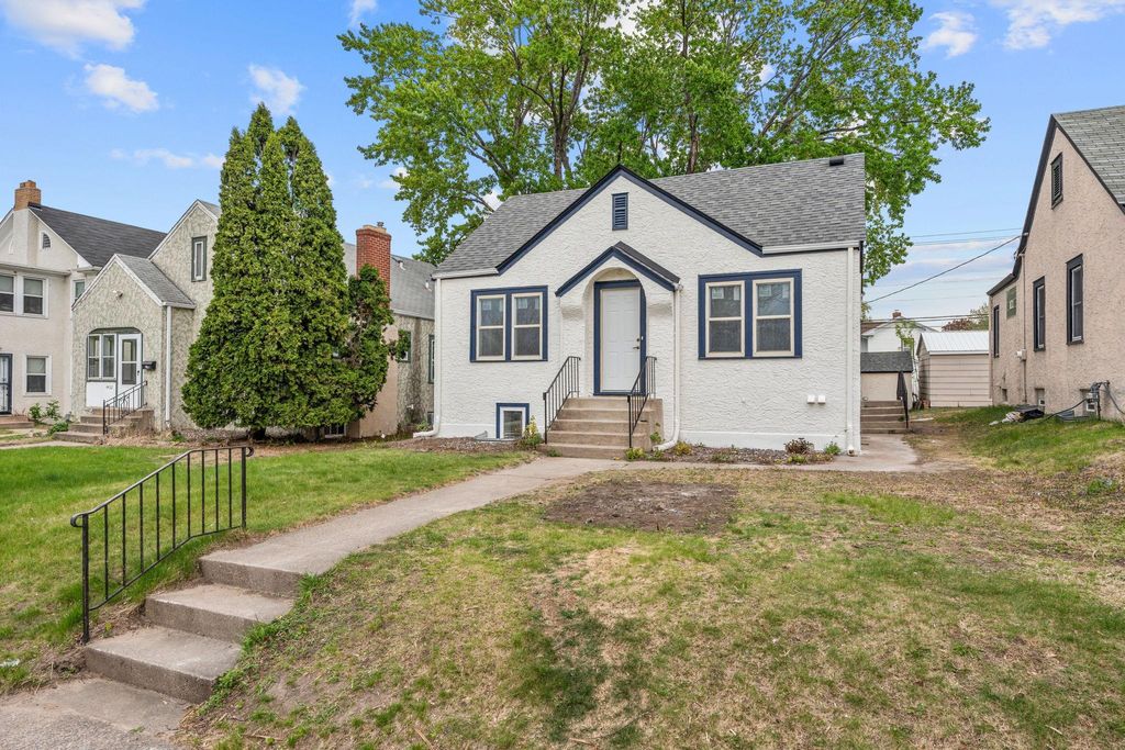 Photo of 4424 Russell Avenue N, Minneapolis, MN 55412 (MLS # 7073969)