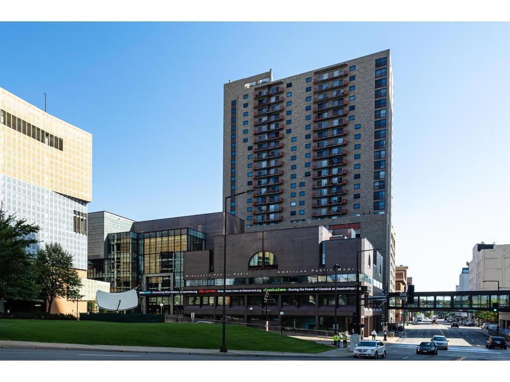 66 9th Street E 2512