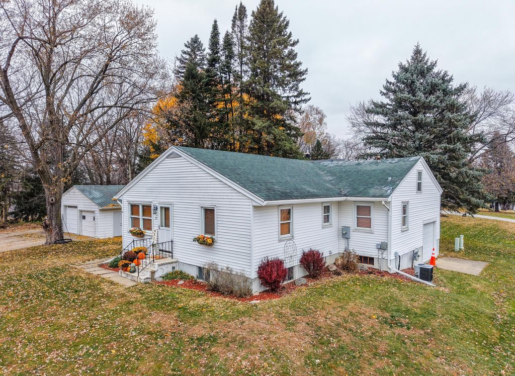Photo of 115 W Center Street, Oronoco, MN 55960 (MLS # 6811579)