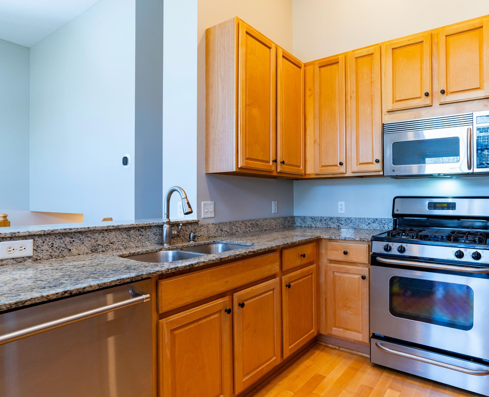 2204 Saint Johns Circle