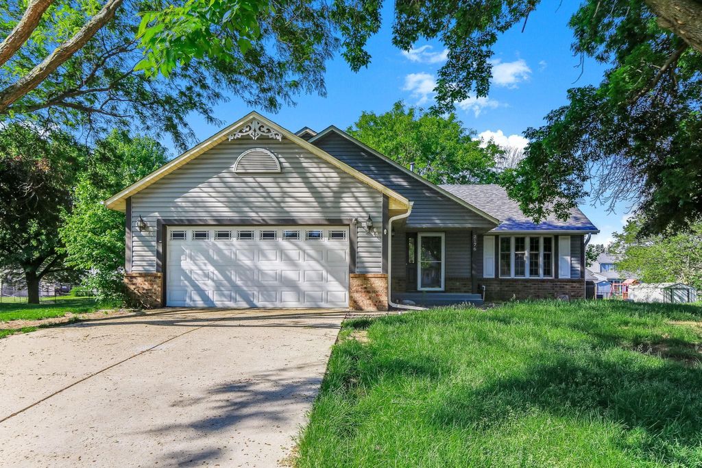 Photo of 2176 Leyland Alcove, Woodbury, MN 55125 (MLS # 7086424)