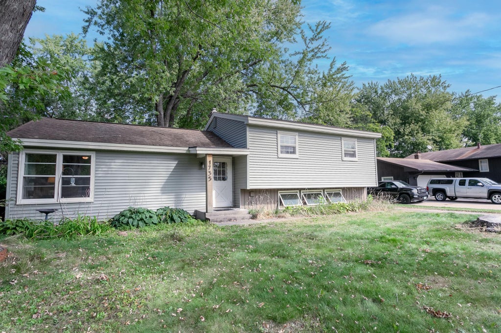 Photo of 1735 Birch Lake Avenue, White Bear Lake, MN 55110 (MLS # 7151735)