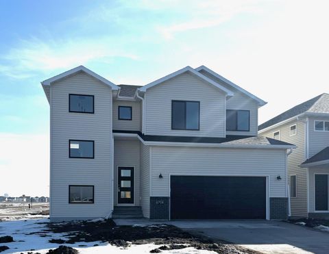 Photo of 6704 32 Street S, Fargo, ND 58104 (MLS # 7030342)