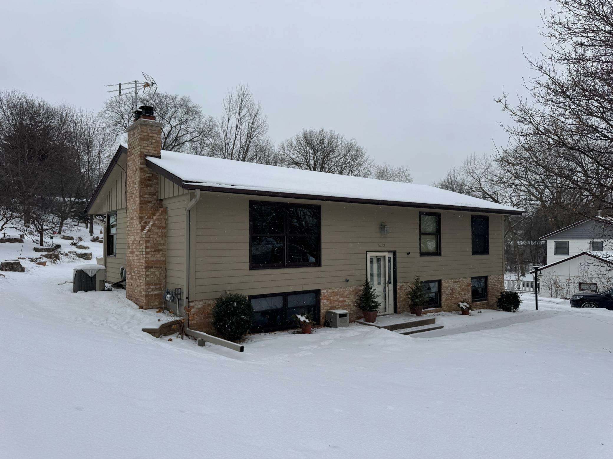 5733 Scenic Heights Drive