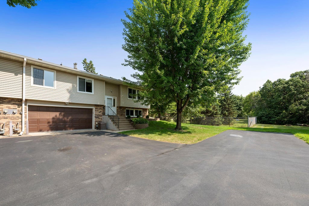 Photo of 934 94th Avenue NE, Blaine, MN 55434 (MLS # 7119965)