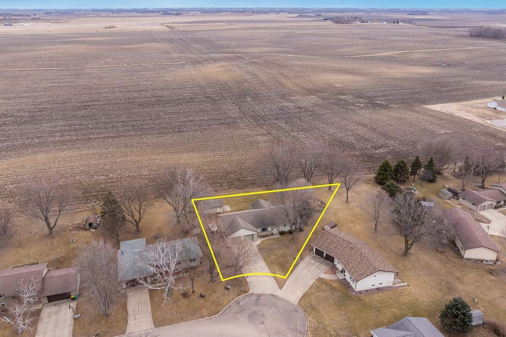 Photo of 811 Burton Lane, Fairmont, MN 56031 (MLS # 7023142)