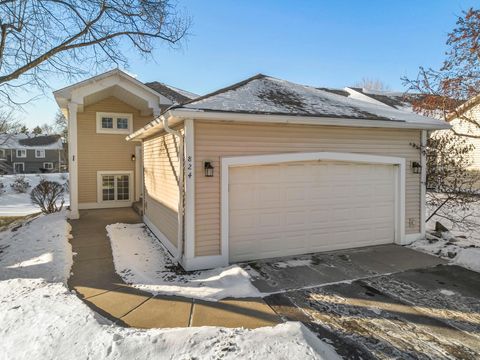 824 Winterberry Drive Woodbury MN 55125