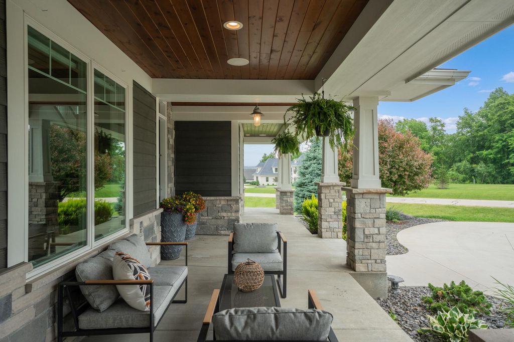 Photo of 5403 Cherry Woods Lane SW, Rochester, MN 55902 (MLS # 7088043)