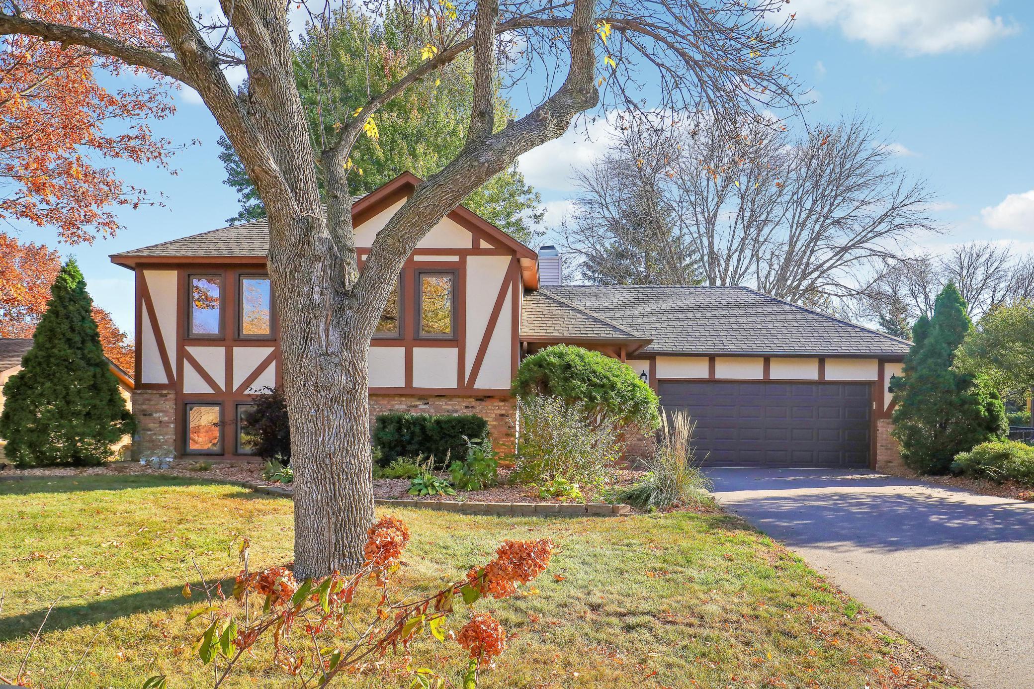 9132 Kirkwood Lane N