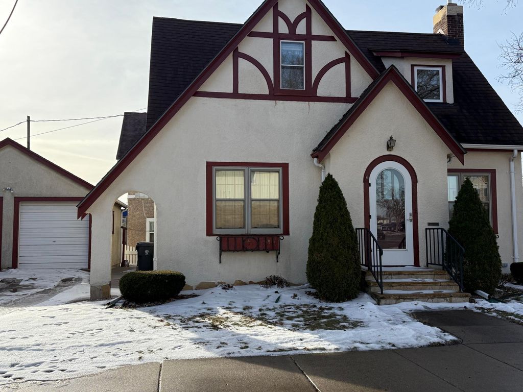 Photo of 303 E Lafayette Street, Mankato, MN 56001 (MLS # 7002920)