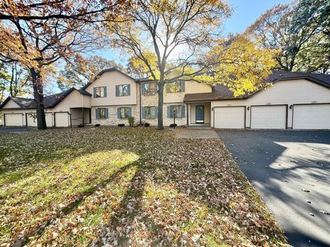 Photo of 2592 Moundsview Drive #12, Mounds View, MN 55112 (MLS # 6772278)