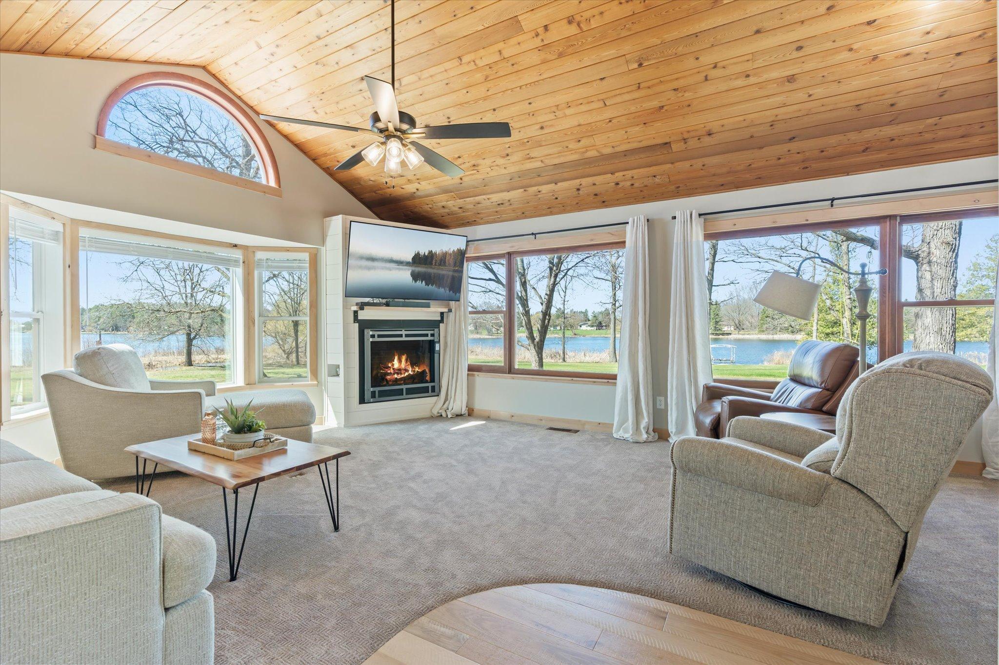2163 White Pine Point Road SW