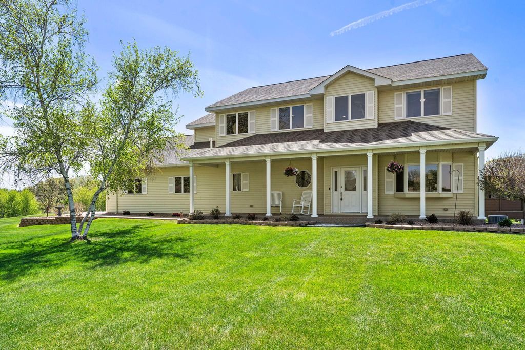 Photo of 1413 27th Street NW, Austin, MN 55912 (MLS # 7073619)