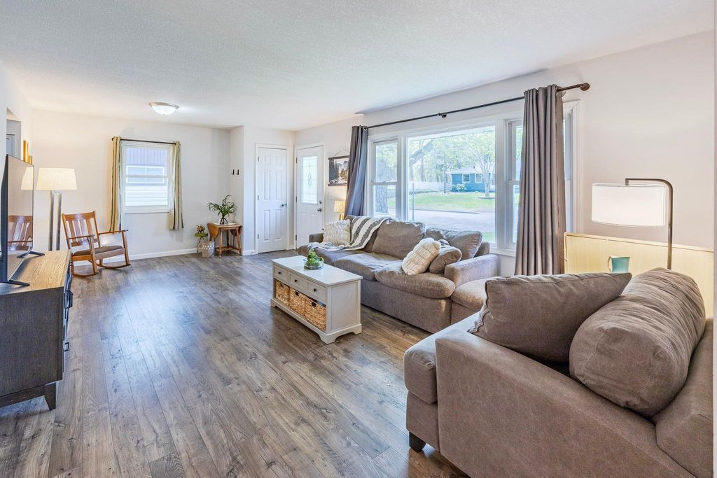 Photo of 3344 Brunswick Avenue N, Crystal, MN 55422 (MLS # 7071122)