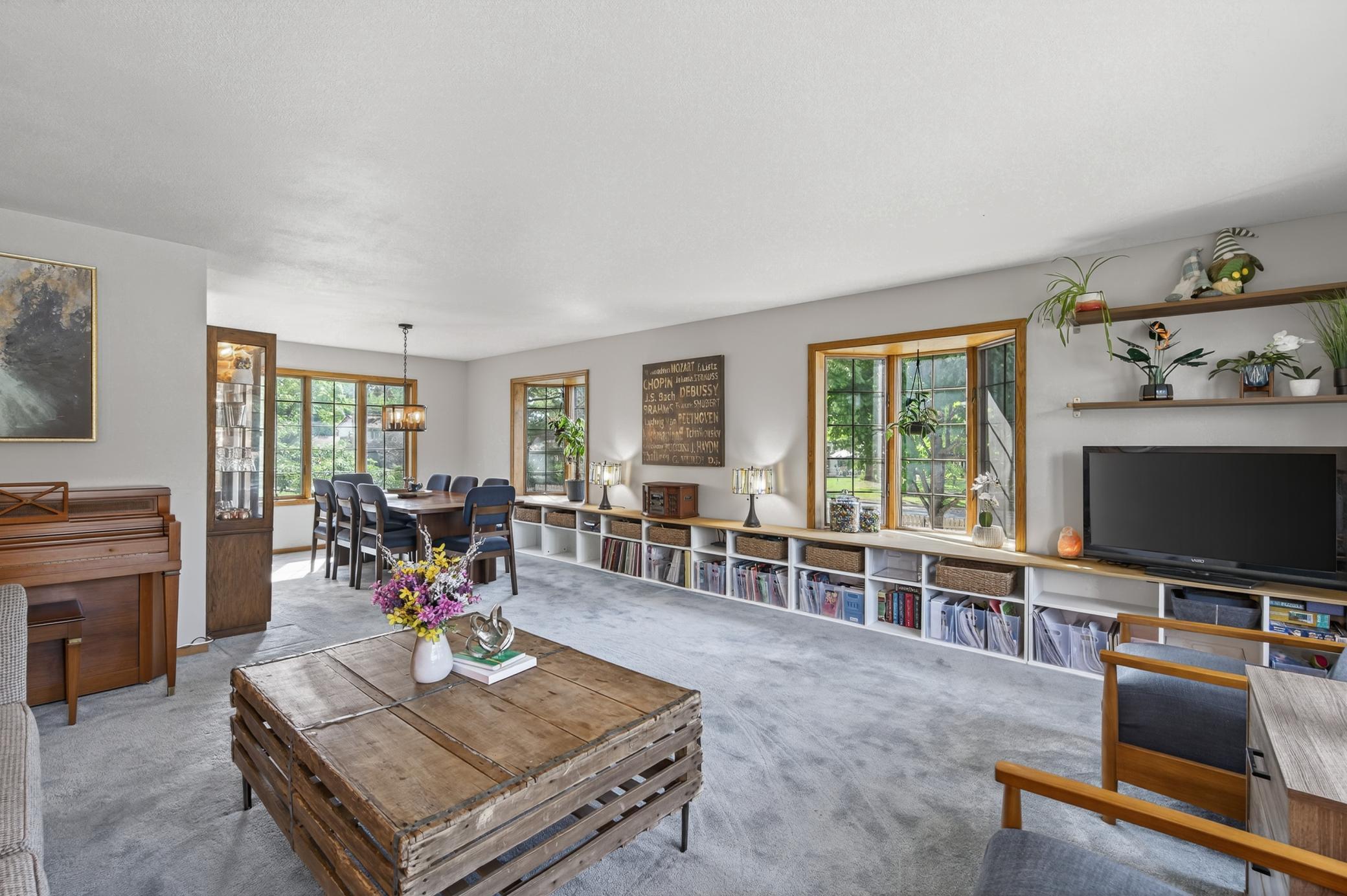 9941 Oakland Avenue S