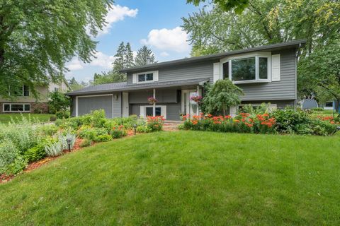 Photo of 30 Lincoln Lane, New Ulm, MN 56073 (MLS # 7092308)