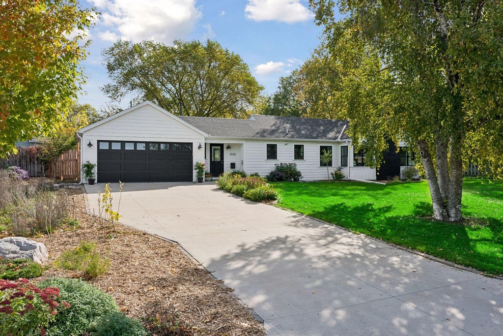 Photo of 3030 Quail Avenue N, Golden Valley, MN 55422 (MLS # 7161118)