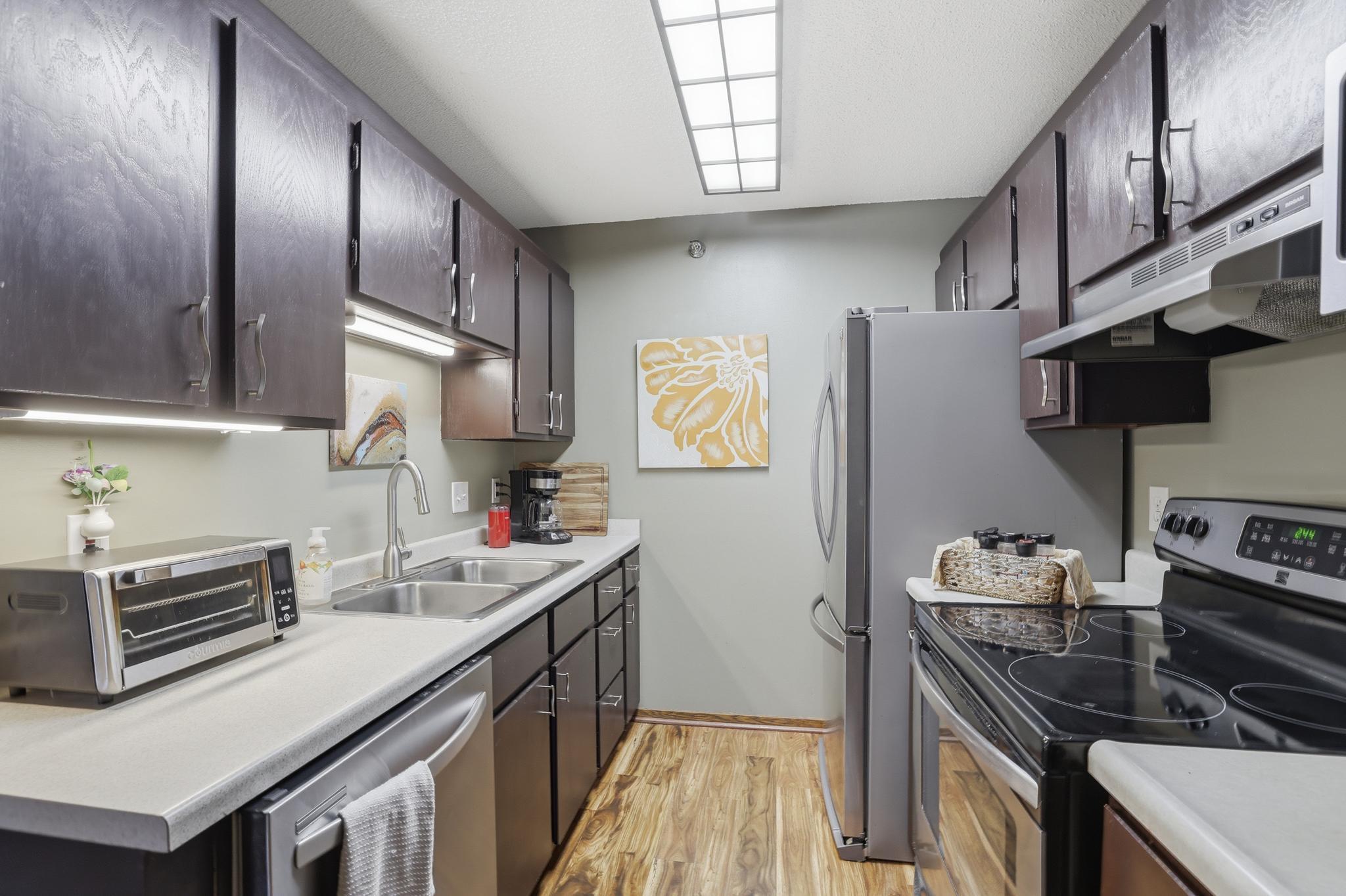 26 10th Street W 610