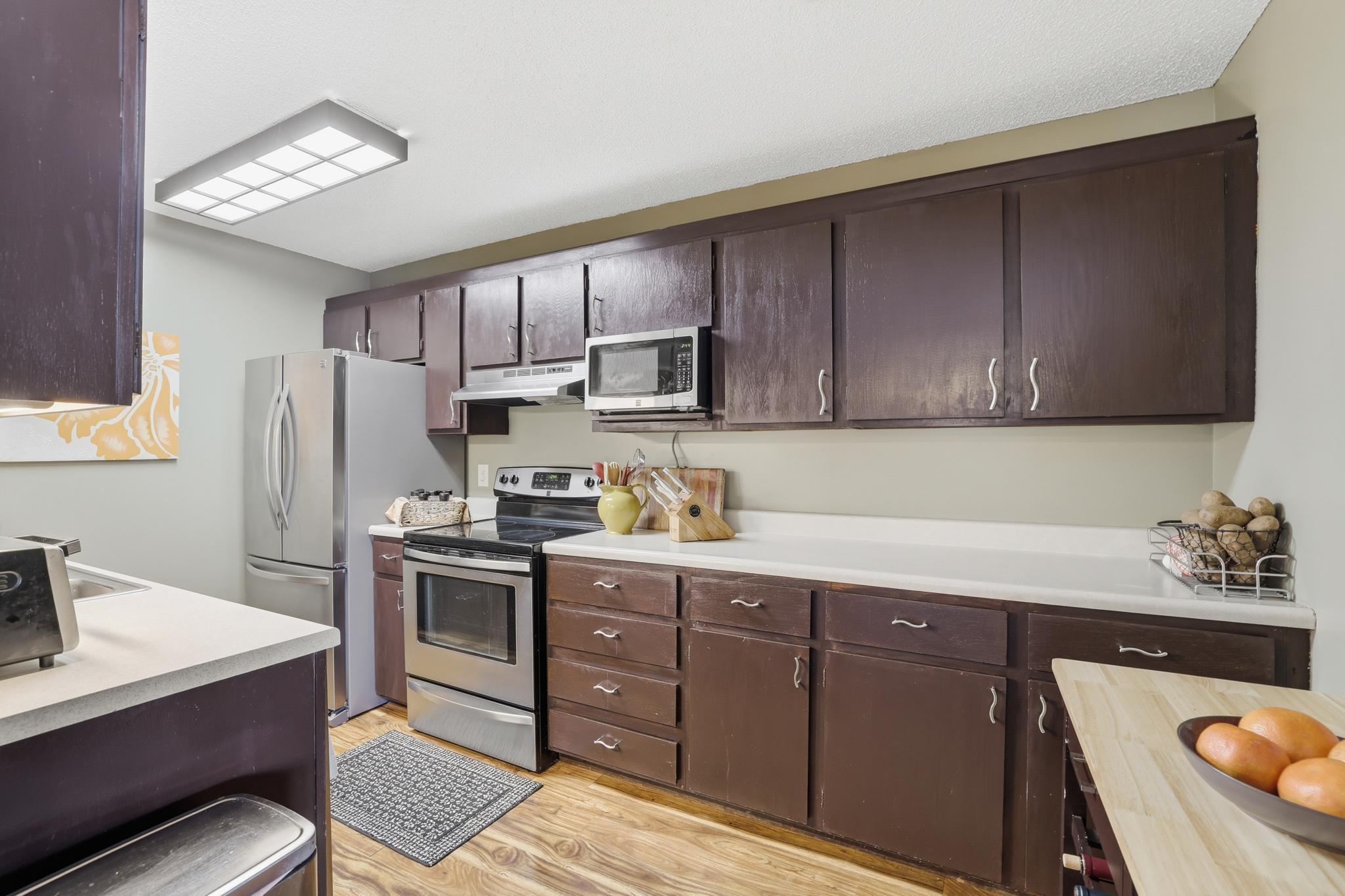 26 10th Street W 610