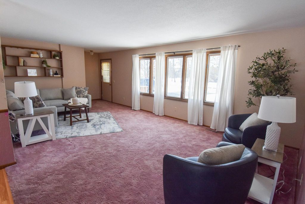 Photo of 302 Sherwood Avenue N, Thief River Falls, MN 56701 (MLS # 7050148)