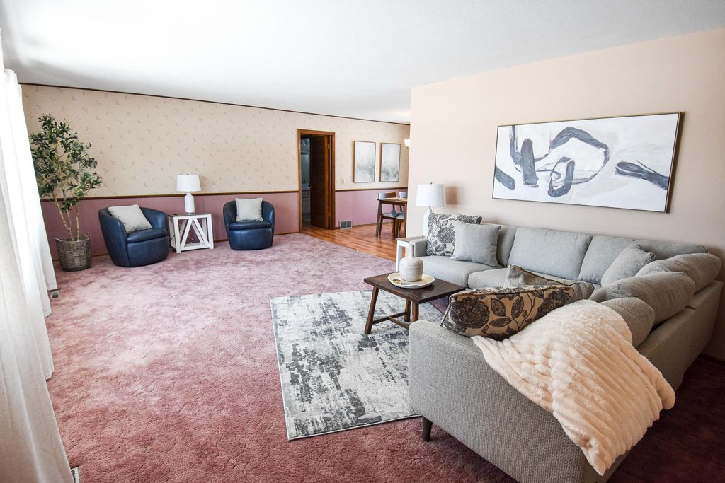 Photo of 302 Sherwood Avenue N, Thief River Falls, MN 56701 (MLS # 7050148)