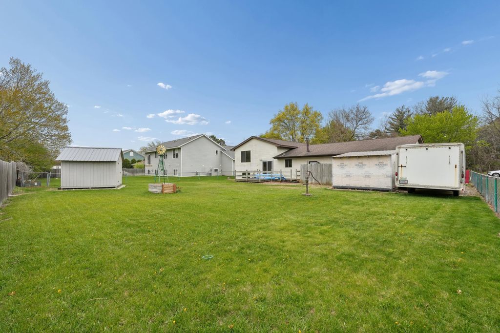 Photo of 703 Cope Avenue W, Roseville, MN 55113 (MLS # 7067997)