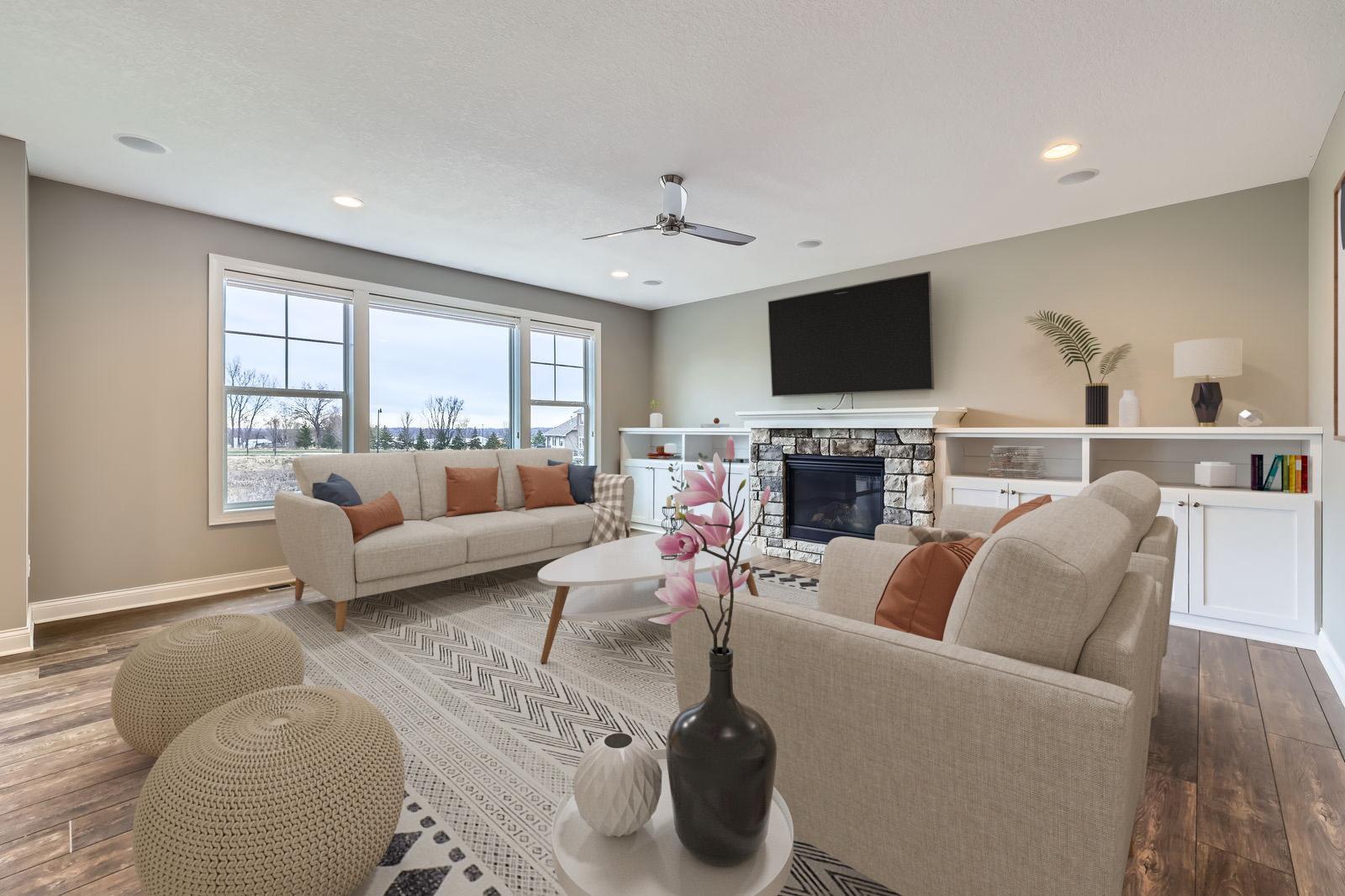 585 Jade Trail N
