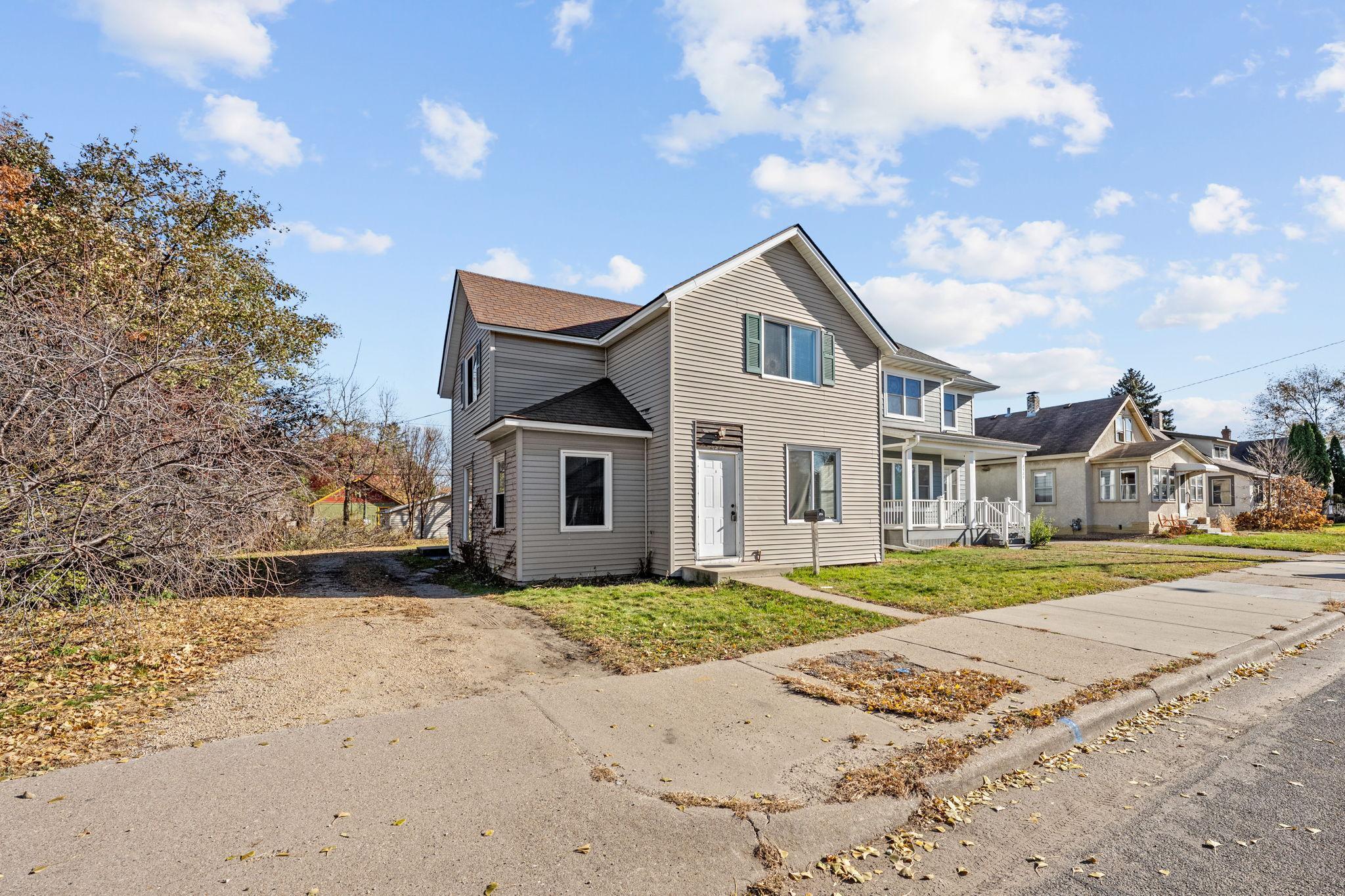 2527 Washington Street NE