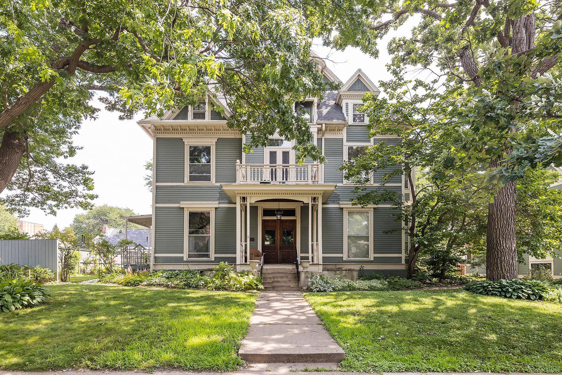 112 Western Avenue N 4