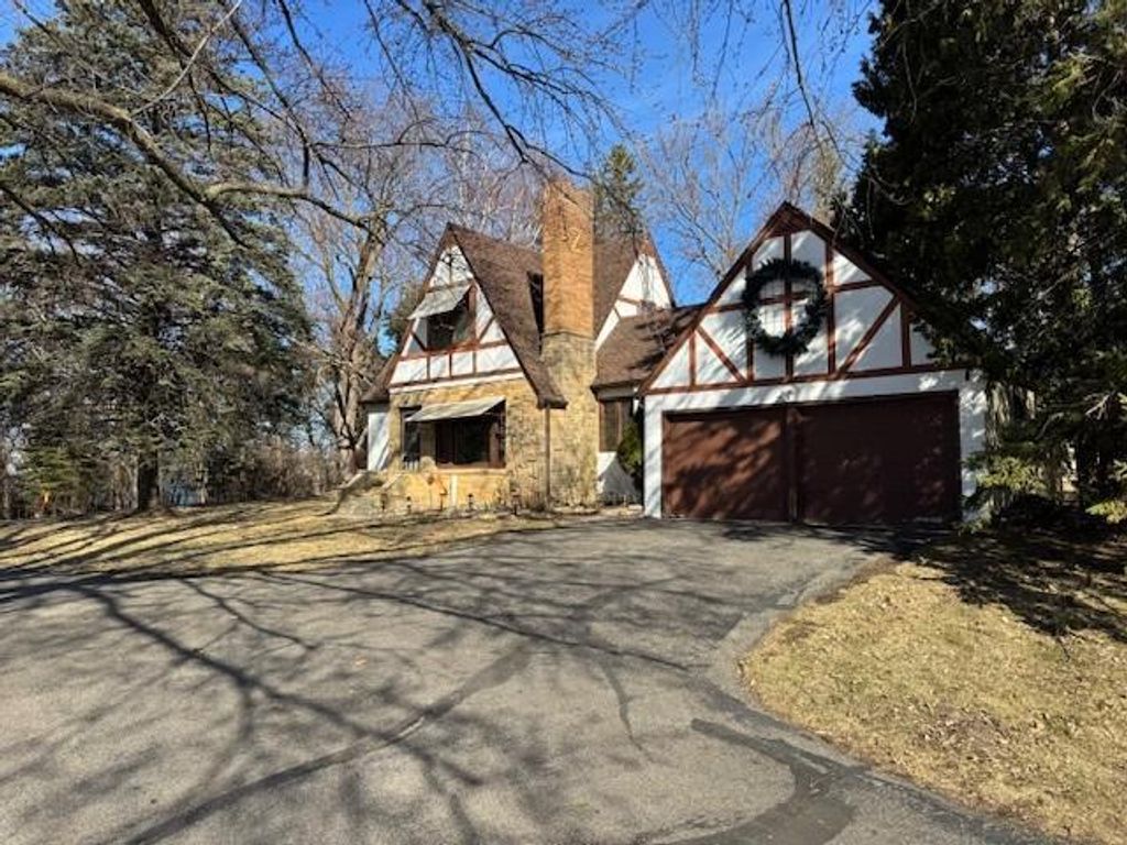 Photo of 545 Highway 7 W, Hutchinson, MN 55350 (MLS # 7013592)