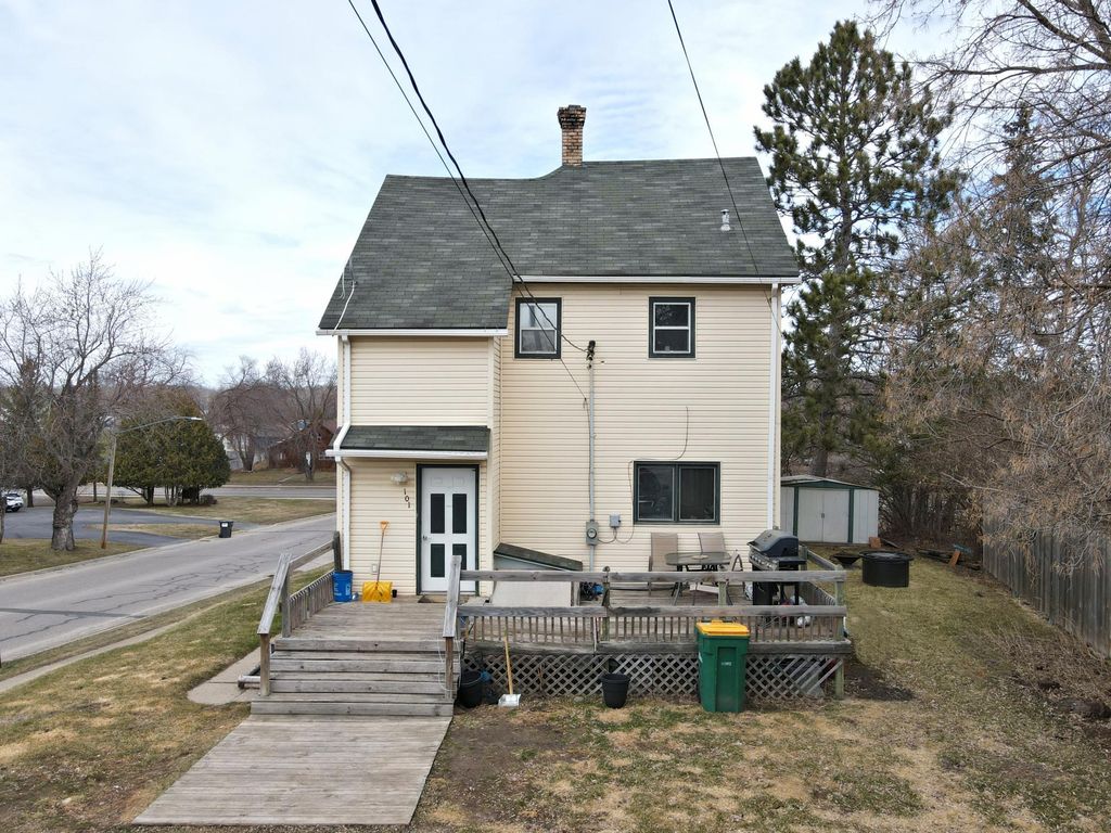 Photo of 101 Lakeview Boulevard, Coleraine, MN 55722 (MLS # 7059150)