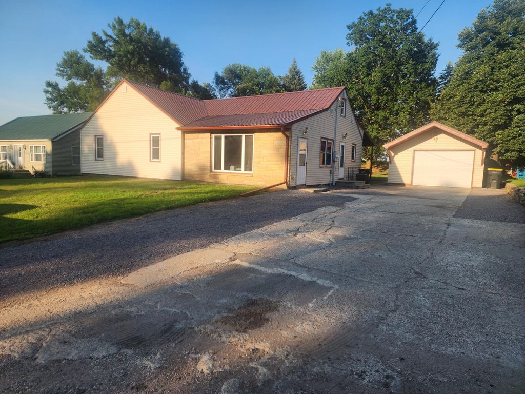 Photo of 231 1st Street N, Franklin, MN 55333 (MLS # 7100741)