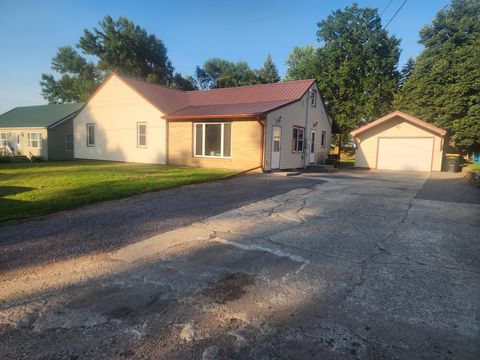 Photo of 231 1st Street N, Franklin, MN 55333 (MLS # 7100741)