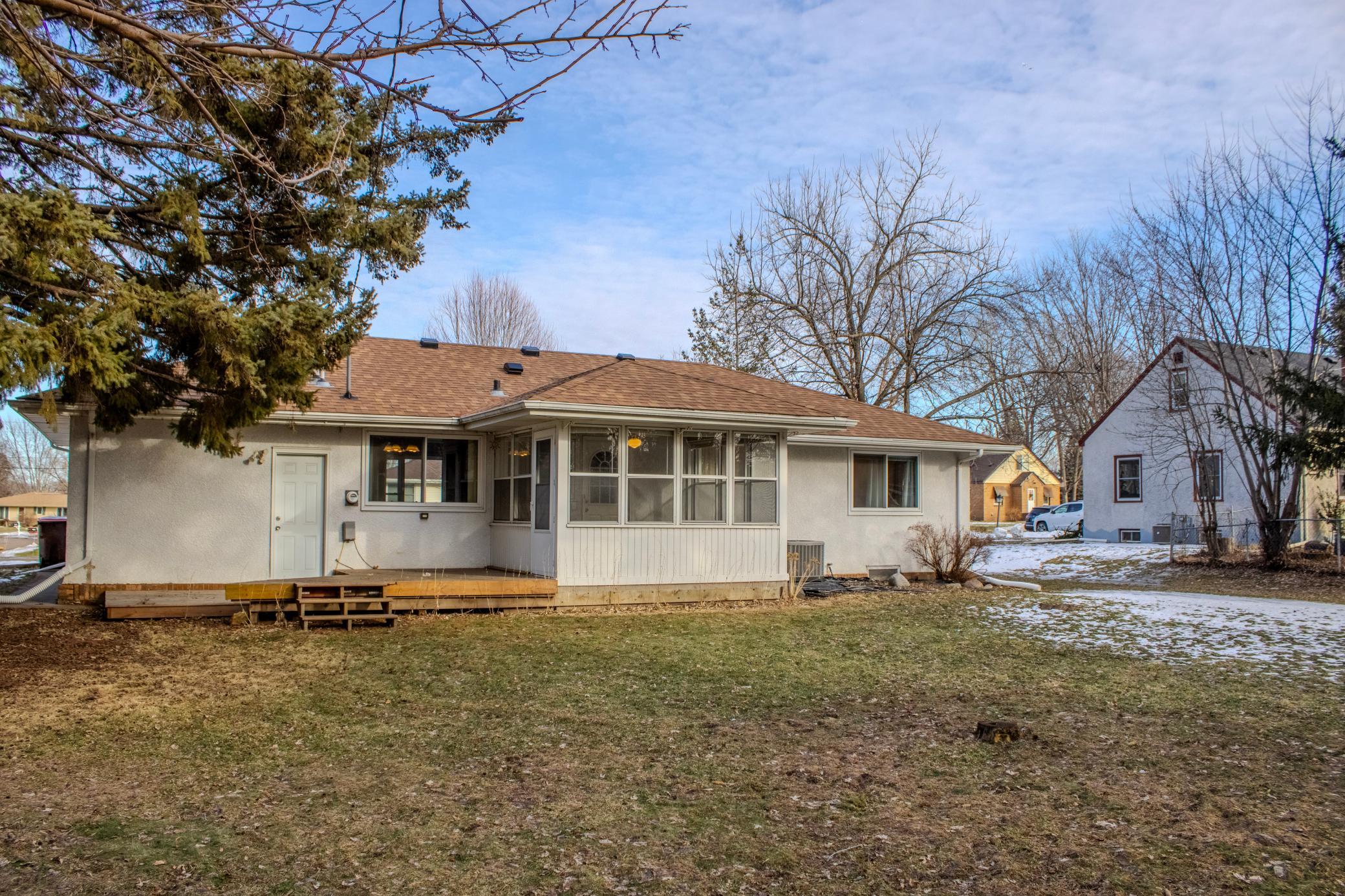 2187 Burr Street N