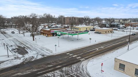 Photo of 304 E College Drive, Marshall, MN 56258 (MLS # 6824657)