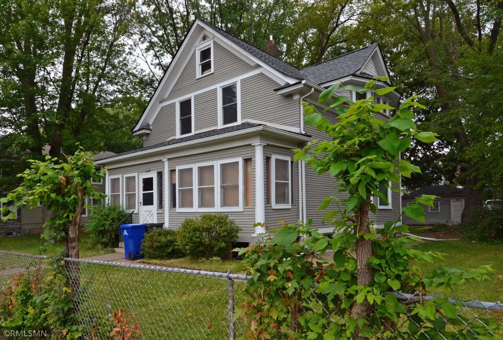 Photo of 1195 Edgerton Street, Saint Paul, MN 55130 (MLS # 6824994)