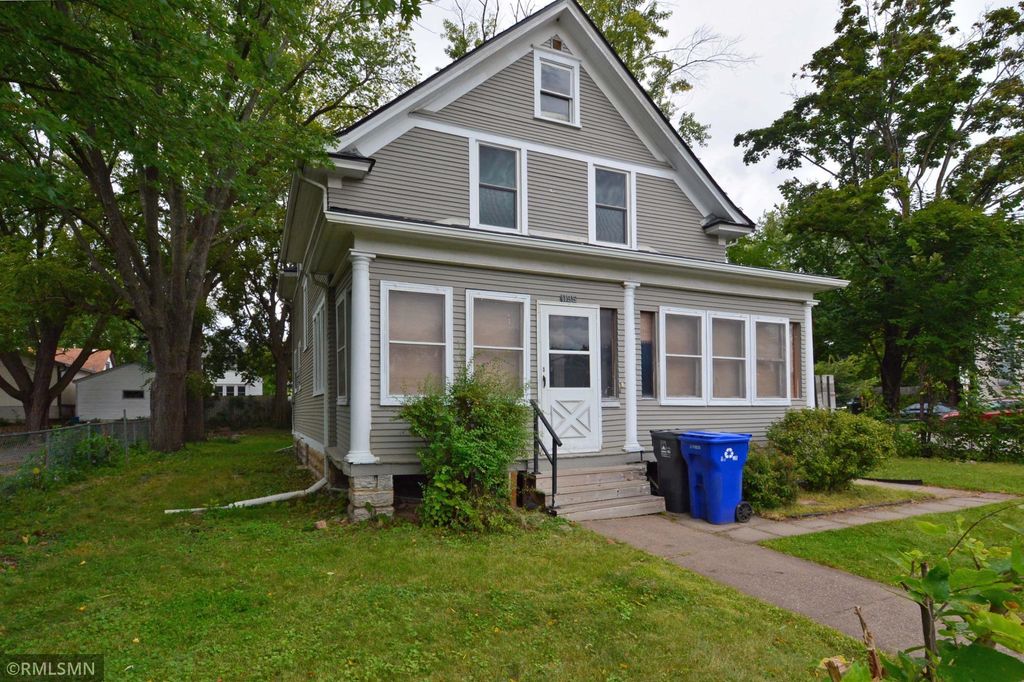 Photo of 1195 Edgerton Street, Saint Paul, MN 55130 (MLS # 6824994)